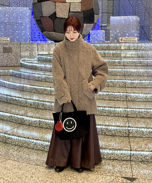 森本 理絵さんの「BEAMS WOMEN｜シャギースタンド カラー ハーフ コート」を使ったコーディネート