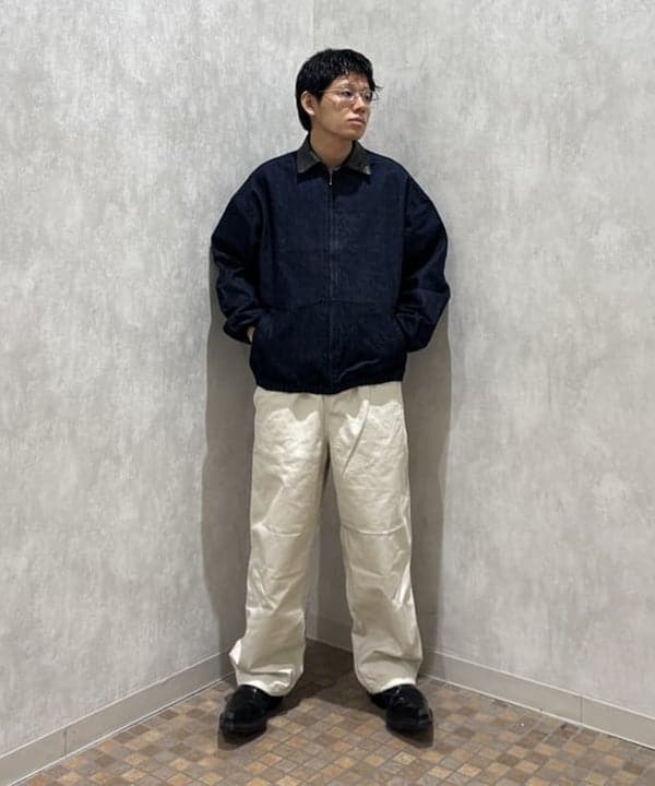 配島 孝明さんの「BEAMS WOMEN｜リラックスフィット ベーシック ツイル イージーパンツ」を使ったコーディネート