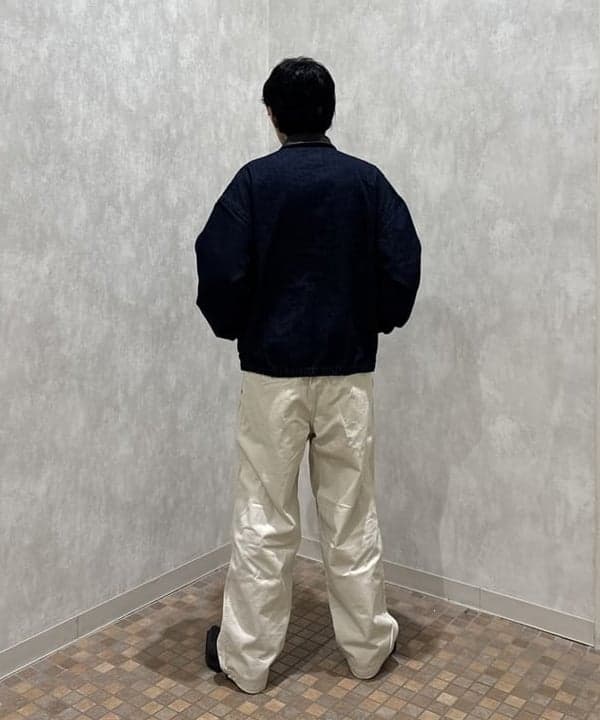 配島 孝明さんの「BEAMS WOMEN｜リラックスフィット ベーシック ツイル イージーパンツ」を使ったコーディネート