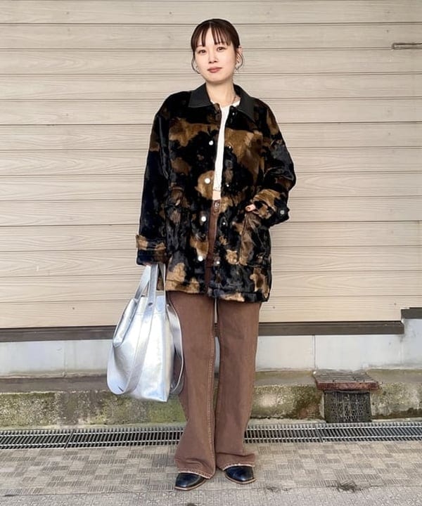 カタヤマ アヤさんの「BEAMS WOMEN｜RBS / フェイクファー ステンカラー コート」を使ったコーディネート