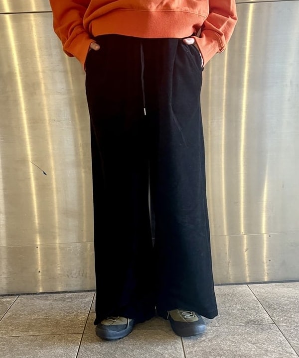 みりさんの「【別注】SIERRA DESIGNS / 2WAY ショート ダウン 25FW」を使ったコーディネート