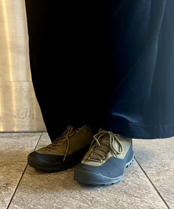 みりさんの「【別注】SIERRA DESIGNS / 2WAY ショート ダウン 25FW」を使ったコーディネート