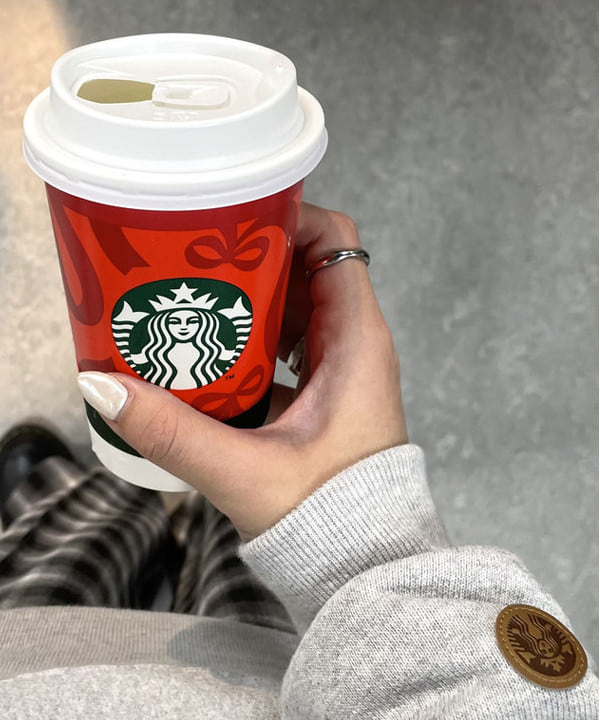 松本 佳菜子さんの「BEAMS WOMEN｜ビッグ マルチ トート」を使ったコーディネート