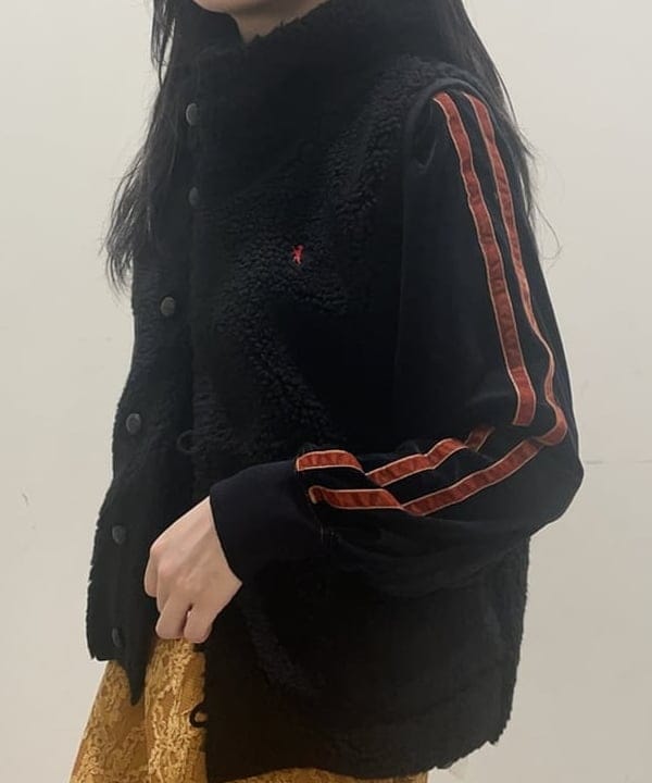 加歩さんの「BEAMS WOMEN｜Gymphlex / フーデッド ボア ベスト」を使ったコーディネート