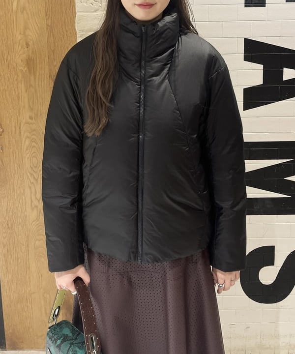 江口 息吹さんの「BEAMS WOMEN｜ニット ファー ワッチ」を使ったコーディネート