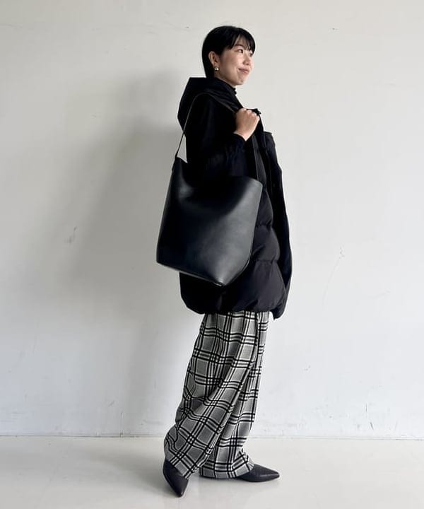 中丸　栞さんの「BEAMS WOMEN｜AK+1 / ダウン ベスト」を使ったコーディネート