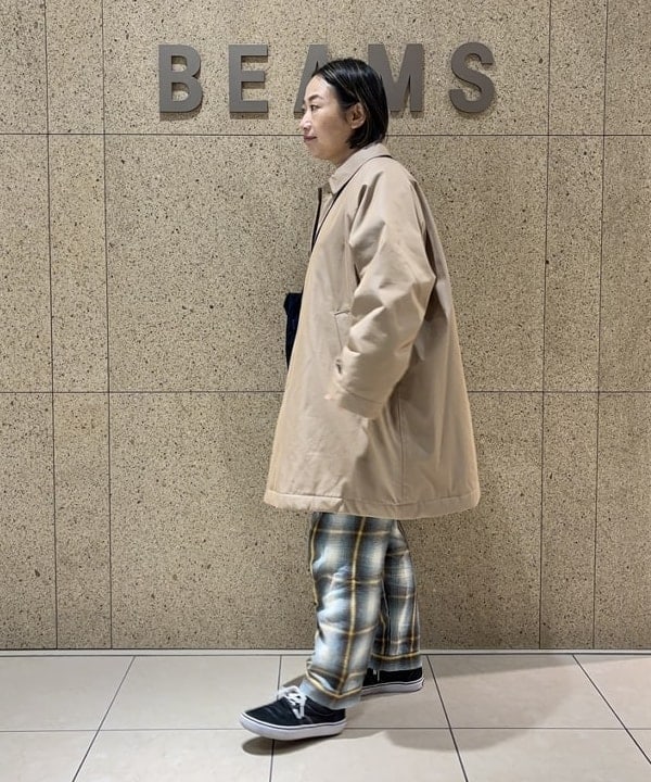つぼさんの「BEAMS WOMEN｜コットン ポリエステル シャンブレー ステンカラー コート」を使ったコーディネート
