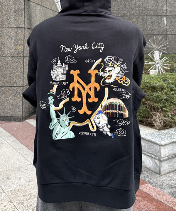 配島 孝明さんの「BEAMS WOMEN｜【別注】テーラー東洋 / ZIPUP HOODIE」を使ったコーディネート