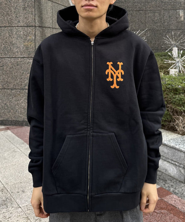 配島 孝明さんの「BEAMS WOMEN｜【別注】テーラー東洋 / ZIPUP HOODIE」を使ったコーディネート