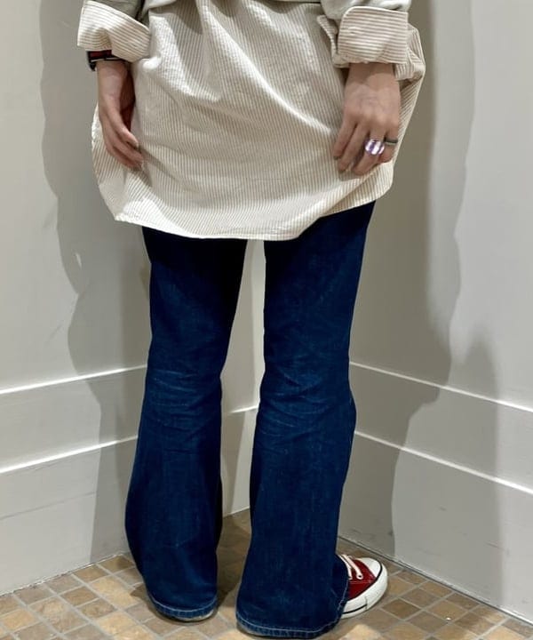 小原 もこさんの「BEAMS WOMEN｜ビッグ ボタンダウン シャツ」を使ったコーディネート