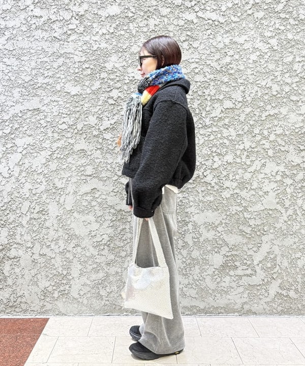 シロヤマさんの「BEAMS WOMEN｜ループ シャギー ジップ ブルゾン」を使ったコーディネート