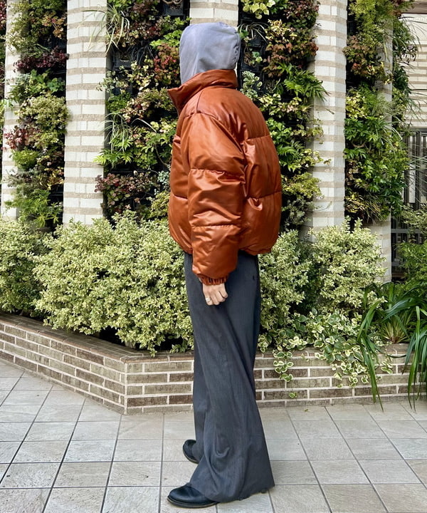 大野 拓海さんの「BEAMS WOMEN｜レザーライク ダウン ブルゾン」を使ったコーディネート