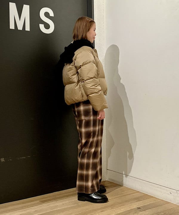 早川 萌子さんの「BEAMS WOMEN｜Gymphlex / ダウン ショート ジャケット」を使ったコーディネート