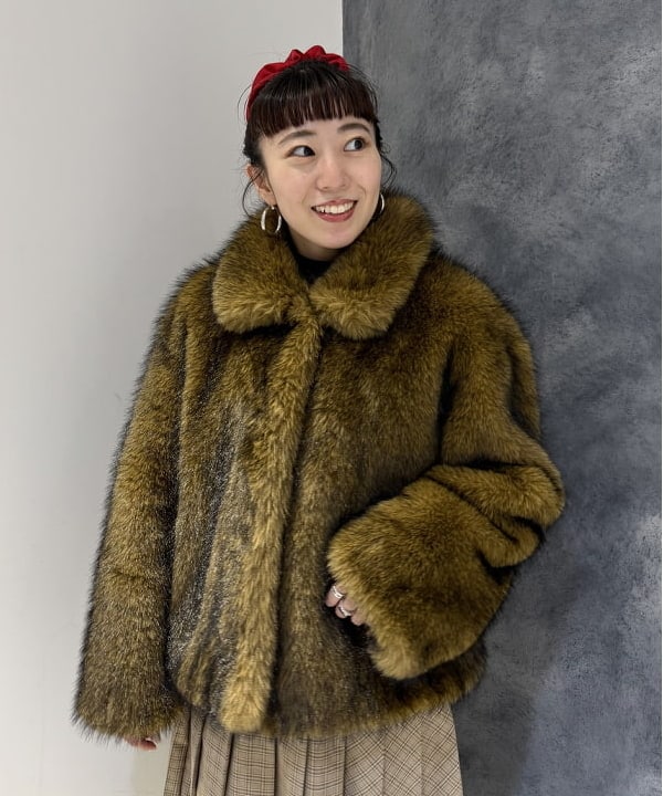 庭野 優紀さんの「BEAMS WOMEN｜フェイクファー ショート ブルゾン」を使ったコーディネート