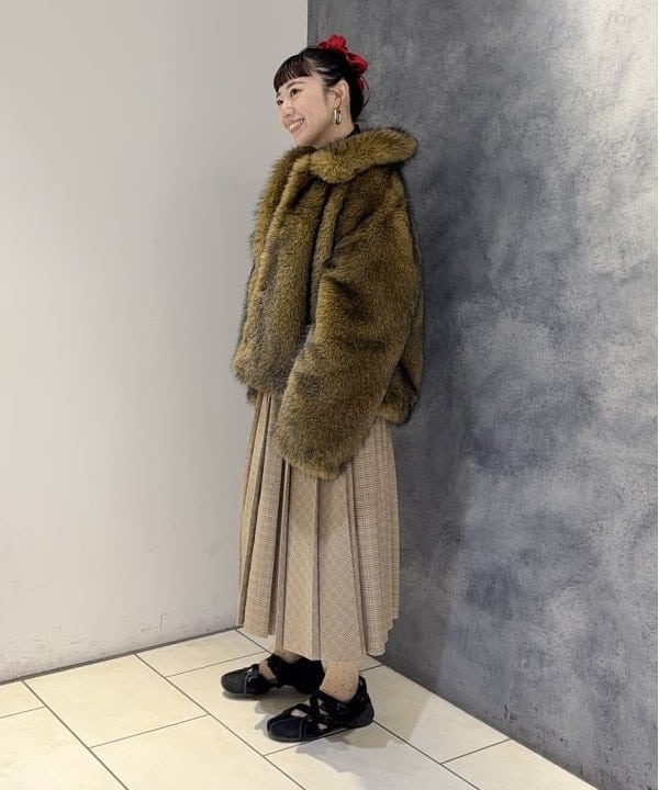 庭野 優紀さんの「BEAMS WOMEN｜フェイクファー ショート ブルゾン」を使ったコーディネート
