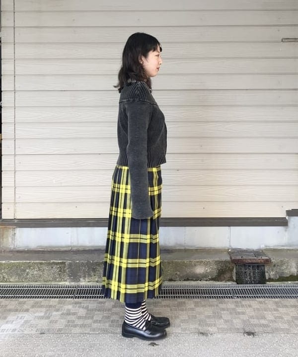 晶さんの「BEAMS WOMEN｜モールフェード ジップ カーディガン」を使ったコーディネート