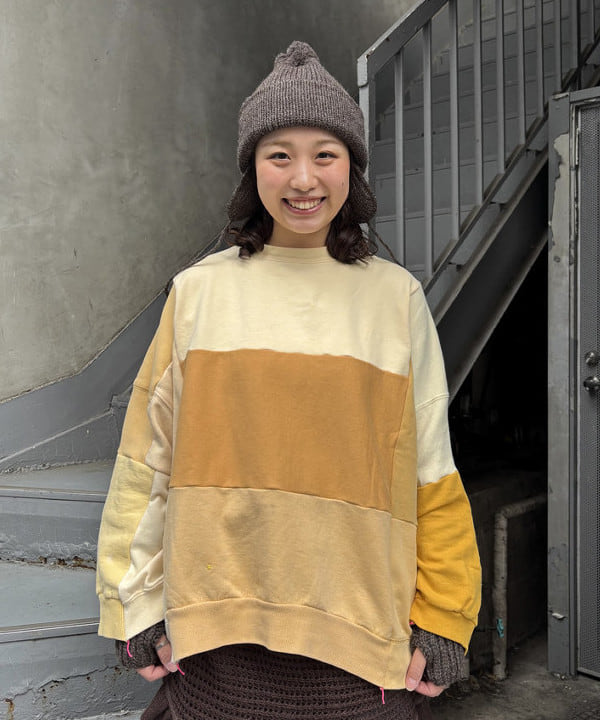 アベアミさんの「BEAMS WOMEN｜透かし編み フリル ストール」を使ったコーディネート