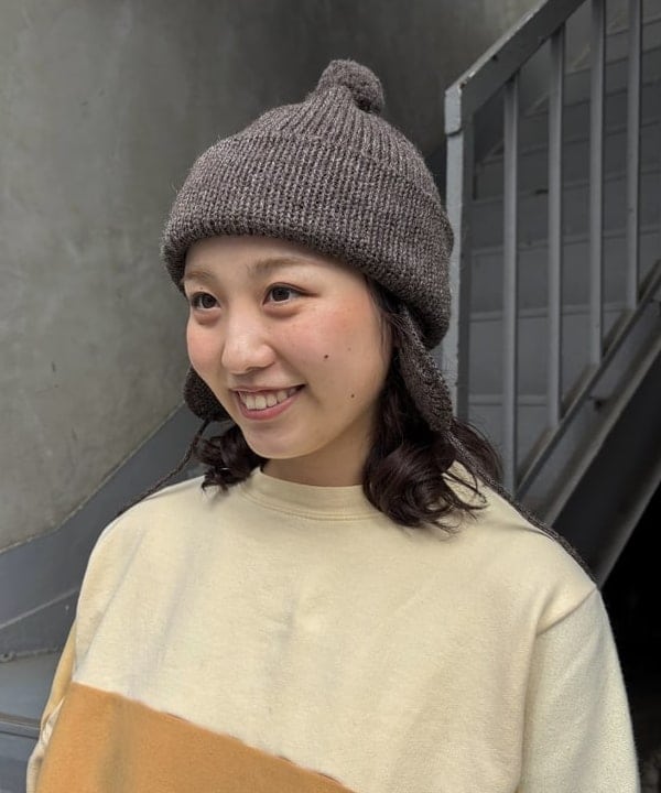 アベアミさんの「BEAMS WOMEN｜透かし編み フリル ストール」を使ったコーディネート