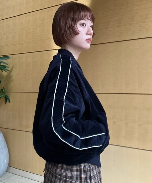 Hazukiさんの「BEAMS WOMEN｜リラックスフィット ベロア スカジャン」を使ったコーディネート