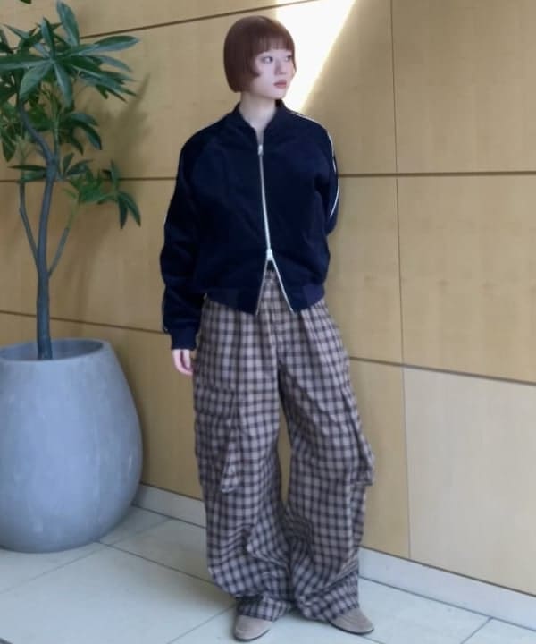 Hazukiさんの「BEAMS WOMEN｜リラックスフィット ベロア スカジャン」を使ったコーディネート