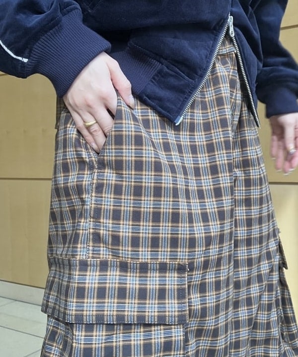 Hazukiさんの「BEAMS WOMEN｜リラックスフィット ベロア スカジャン」を使ったコーディネート