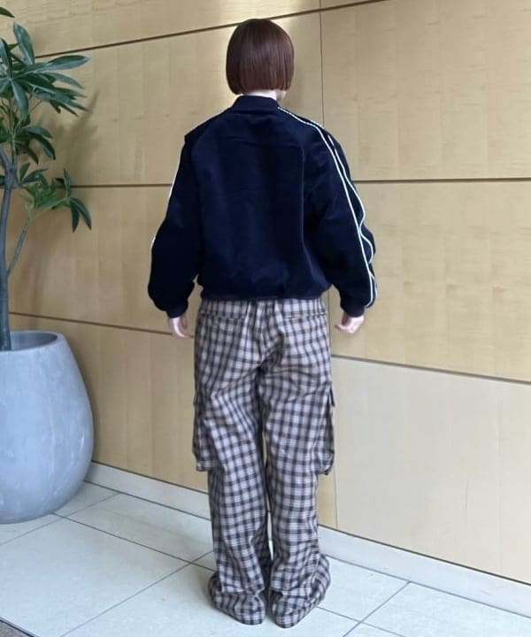 Hazukiさんの「BEAMS WOMEN｜リラックスフィット ベロア スカジャン」を使ったコーディネート