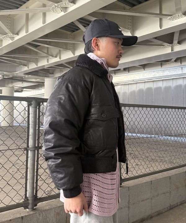 しゅうとさんの「BEAMS WOMEN｜ワイドショートフィット G-1 シープレザー ダウンジャケット」を使ったコーディネート