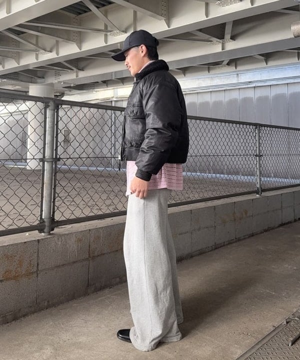 しゅうとさんの「BEAMS WOMEN｜ワイドショートフィット G-1 シープレザー ダウンジャケット」を使ったコーディネート