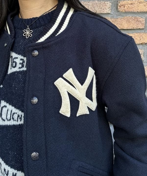 津藤 理佐子さんの「BEAMS WOMEN｜ペナント ニット プルオーバー」を使ったコーディネート