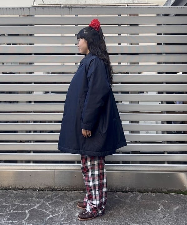 チナツさんの「BEAMS WOMEN｜コットン ポリエステル シャンブレー ステンカラー コート」を使ったコーディネート