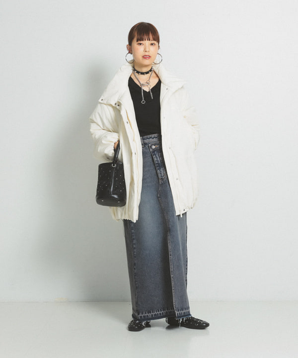 りかちょび/岸本梨佳さんの「BEAMS WOMEN｜デニム サイド スタッズ スカート」を使ったコーディネート