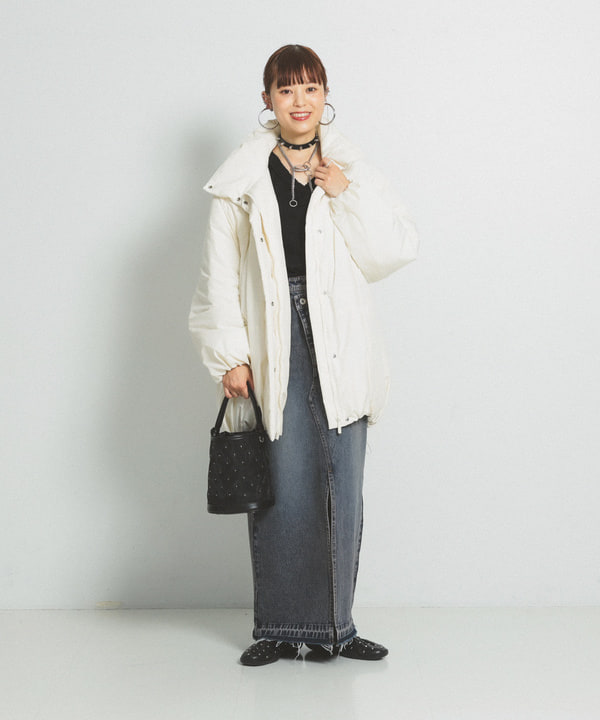 りかちょび/岸本梨佳さんの「BEAMS WOMEN｜デニム サイド スタッズ スカート」を使ったコーディネート