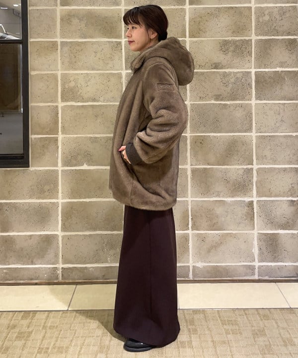 SAKAIさんの「BEAMS WOMEN｜Vネックニット タンクトップ 2WAY セット」を使ったコーディネート