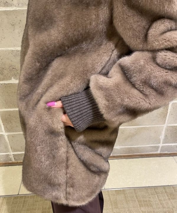 SAKAIさんの「BEAMS WOMEN｜Vネックニット タンクトップ 2WAY セット」を使ったコーディネート