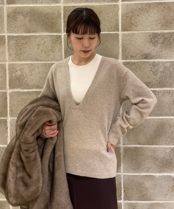 SAKAIさんの「BEAMS WOMEN｜Vネックニット タンクトップ 2WAY セット」を使ったコーディネート
