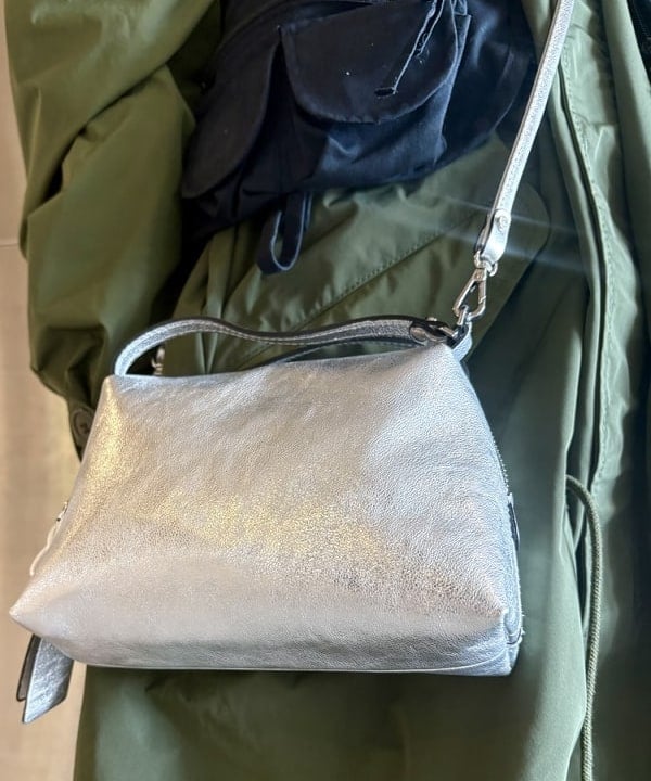 みりさんの「ベロア ワイド スウェット パンツ」を使ったコーディネート