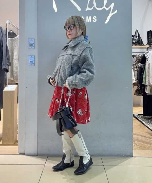 オカベ　アヤカさんの「BEAMS WOMEN｜ループ シャギー ジップ ブルゾン」を使ったコーディネート