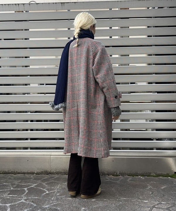 MATSUMOTO AMIさんの「BEAMS WOMEN｜ハリス バルマカン コート」を使ったコーディネート