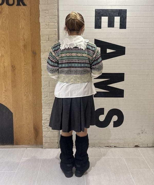 大石彩可さんの「BEAMS WOMEN｜ユーロ ヴィンテージ フリル シャツ」を使ったコーディネート