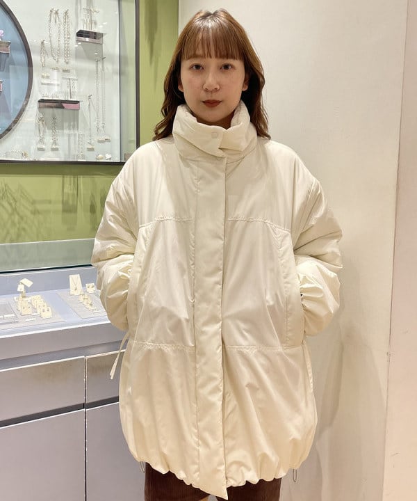 大木さんの「BEAMS WOMEN｜中綿 スタンドカラー ボリューム ブルゾン」を使ったコーディネート