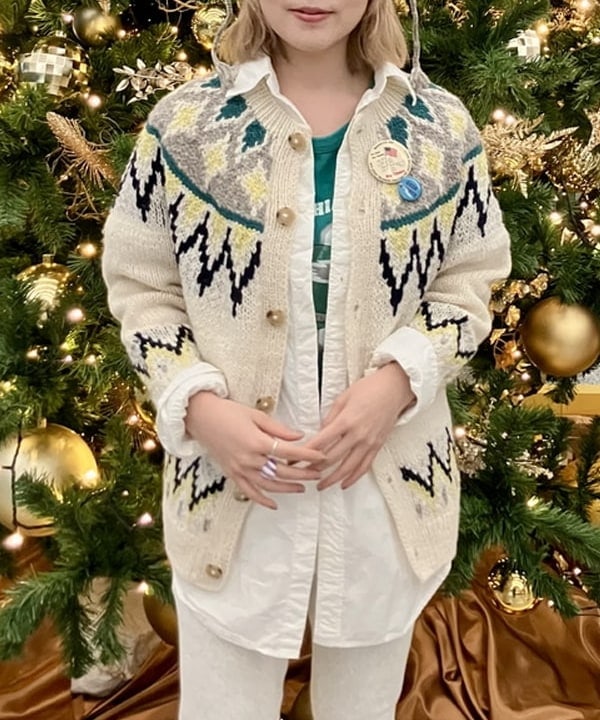 小原 もこさんの「BEAMS WOMEN｜ハンド ノルディック カーディガン」を使ったコーディネート