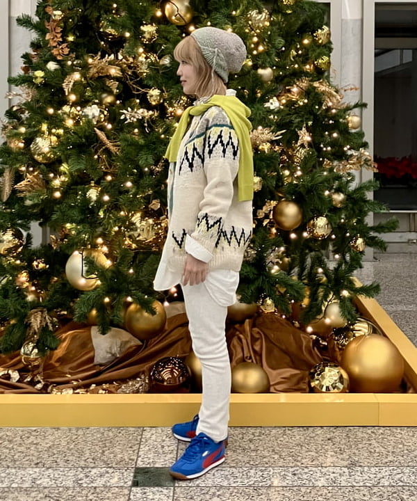 小原 もこさんの「BEAMS WOMEN｜ハンド ノルディック カーディガン」を使ったコーディネート