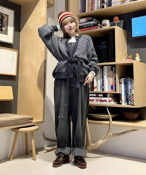 小原 もこさんの「BEAMS WOMEN｜【別注】SIERRA DESIGNS / 2WAY ショート ダウン 25FW」を使ったコーディネート