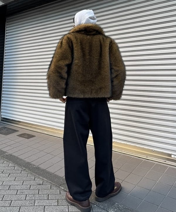 配島 孝明さんの「BEAMS WOMEN｜フェイクファー ショート ブルゾン」を使ったコーディネート