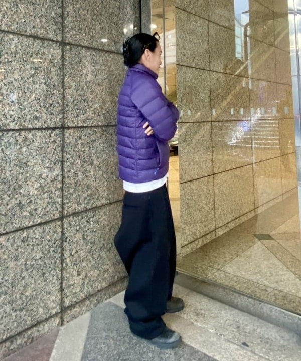 はるひむさんの「BEAMS WOMEN｜ワイドストレート ウィンドストップ スウェットパンツ」を使ったコーディネート