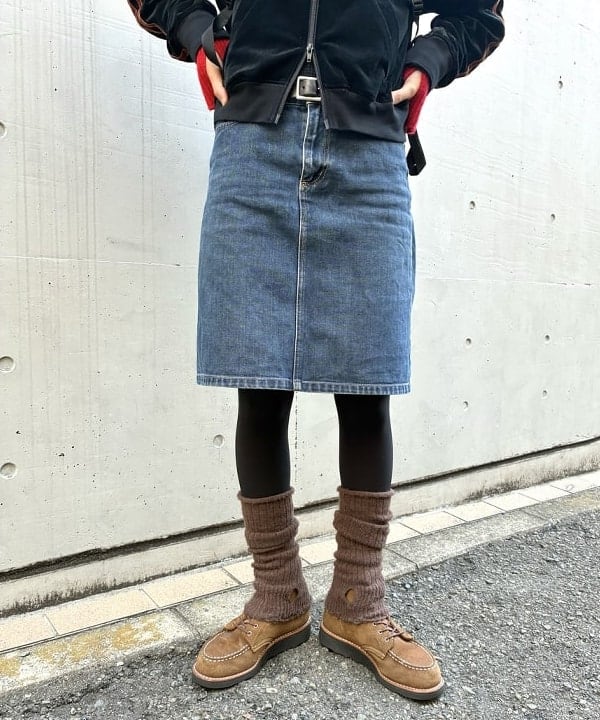 津藤 理佐子さんの「BEAMS WOMEN｜【別注】ROBERT MACKIE / マルチボーダー マフラー」を使ったコーディネート