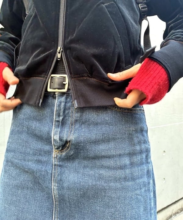 津藤 理佐子さんの「BEAMS WOMEN｜【別注】ROBERT MACKIE / マルチボーダー マフラー」を使ったコーディネート