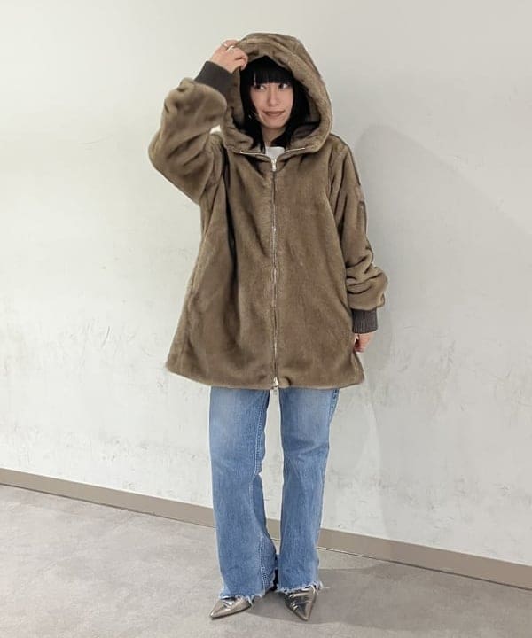 大槻 まひろさんの「BEAMS WOMEN｜TATRAS / ARABIS ボア ブルゾン」を使ったコーディネート