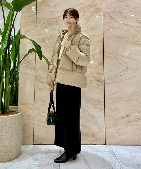 茂野 真楓さんの「BEAMS WOMEN｜フォックスウール ホールガーメント ニット」を使ったコーディネート