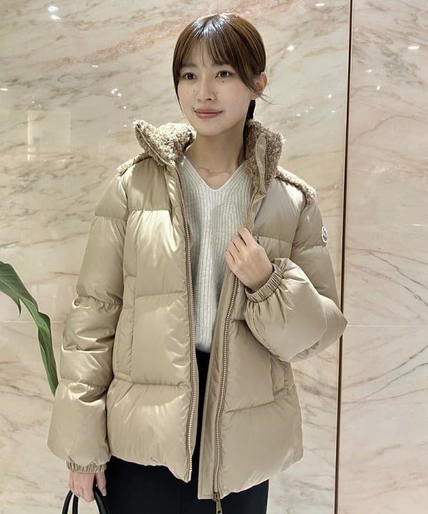 茂野 真楓さんの「BEAMS WOMEN｜フォックスウール ホールガーメント ニット」を使ったコーディネート